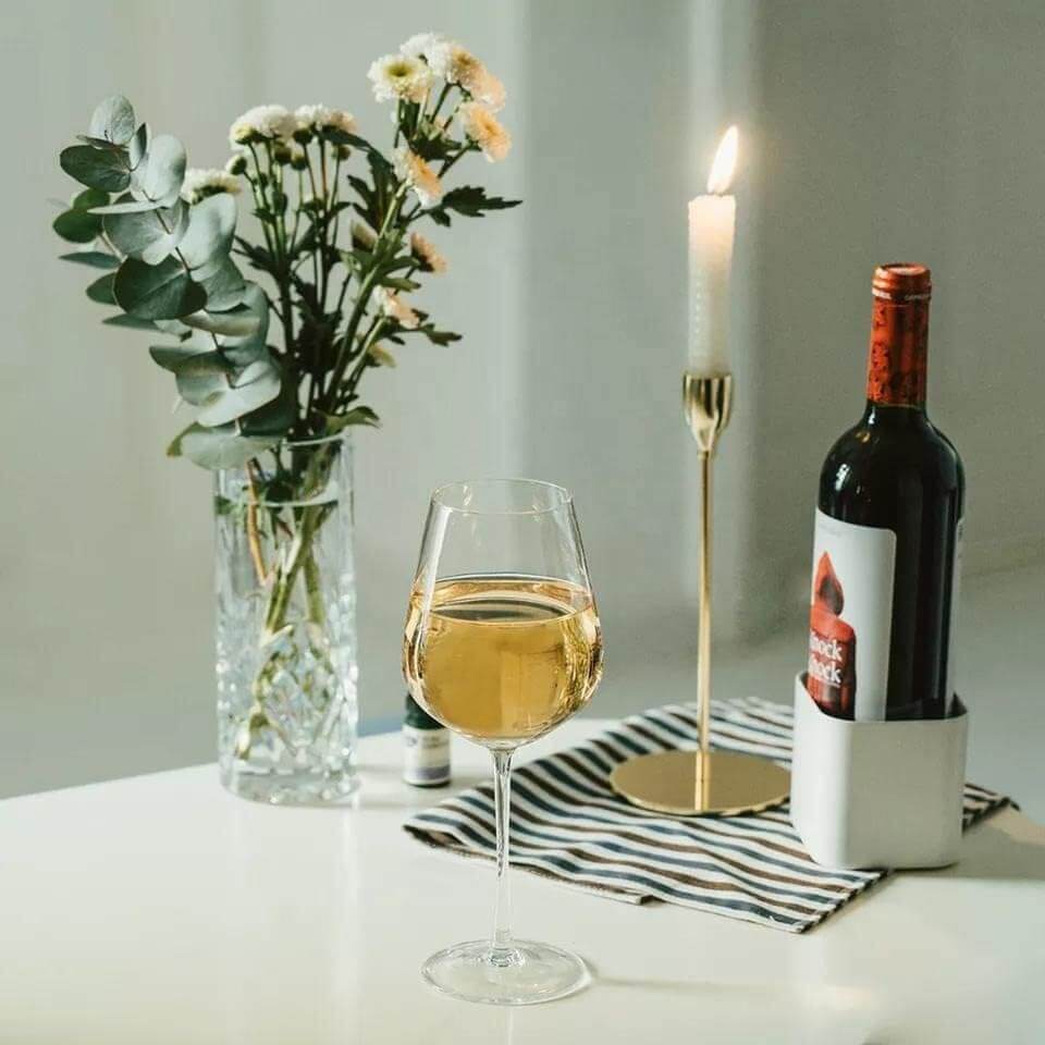 Diamond Shape Wine Glasses - 360 ml